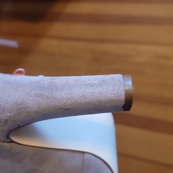 Boots - Picture 3 of 5